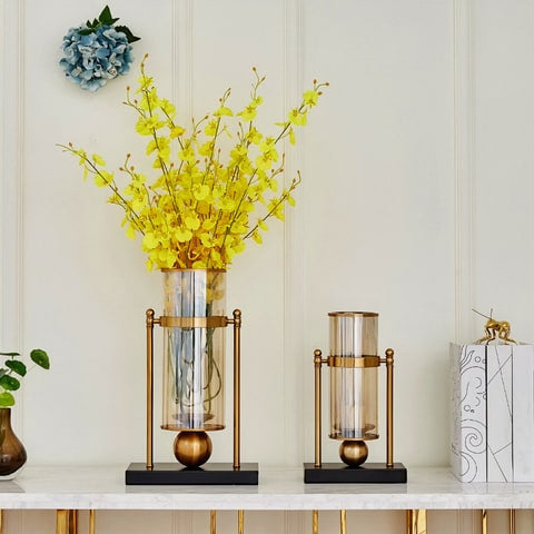 Grand Vase Transparent Cerclé sur Support
