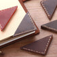 Marque page coin en cuir