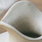 Vase Ancien à Col Dentelé Blanc Moucheté
