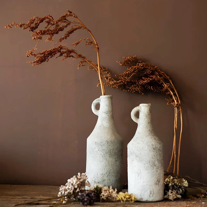 Vase Ancien Forme Bouteille avec Anse