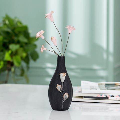 Vase Artisanal Motif Fleur en Relief