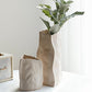Vase Artistique Difforme Blanc Gris ou Kaki