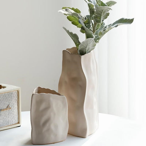 Vase Artistique Difforme Blanc Gris ou Kaki