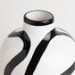 Vase Blanc Lignes Abstraites Noires Design