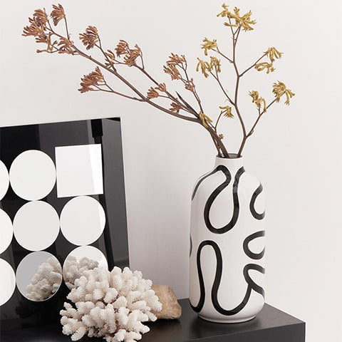 Vase Blanc Lignes Abstraites Noires Design