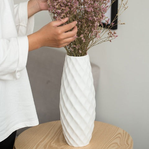 Vase Blanc Minimaliste Trois Motifs