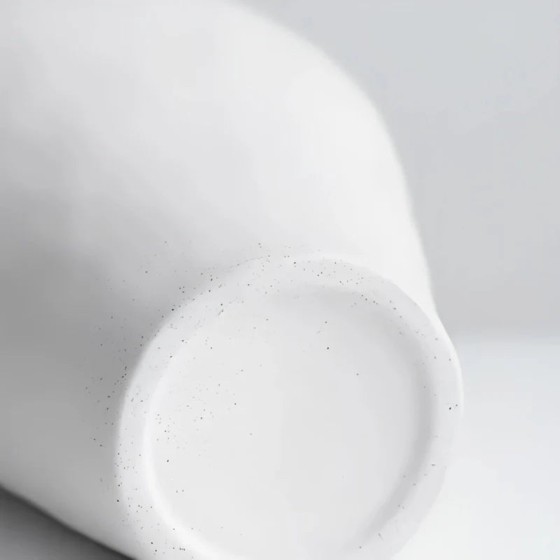 Vase Blanc Moucheté Forme Cruche avec Anse