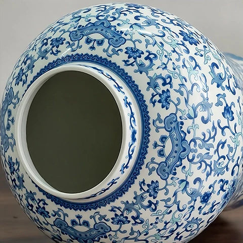 Vase Chinois Bleu et Blanc Motif Fleurs