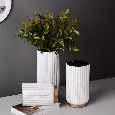 Vase Design Rayé Motif Marbre