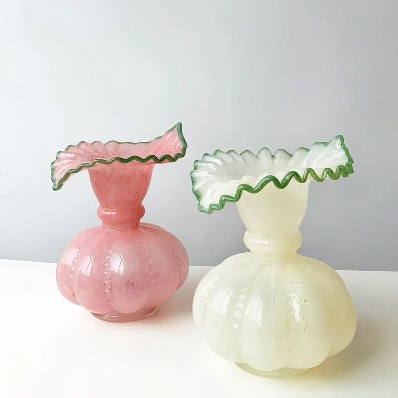 Vase Élégant Rond avec Col Forme Feuille Dentelée