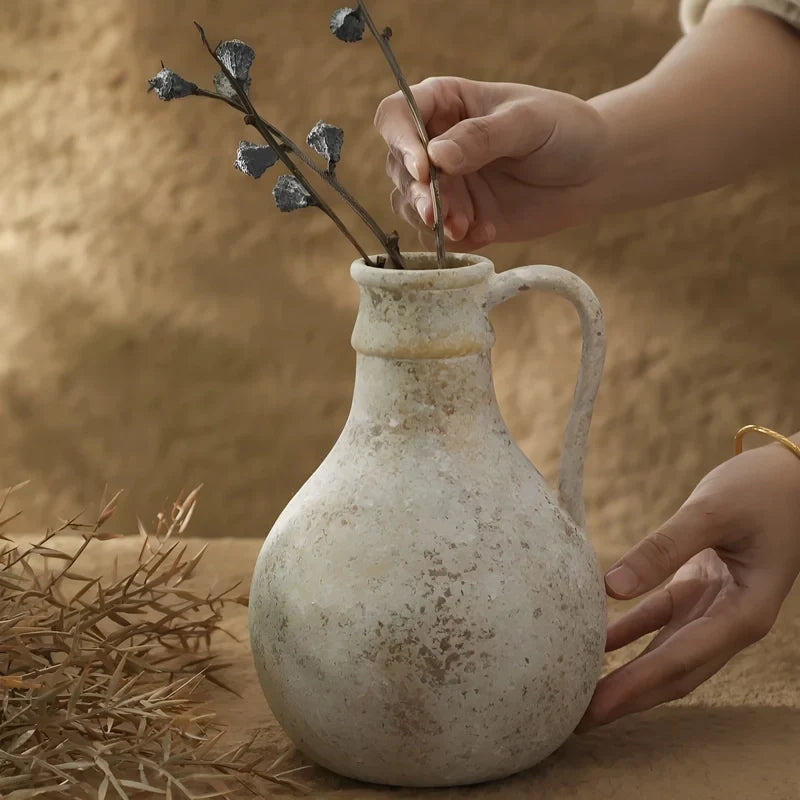 Vase d'Époque Forme Pichet Peint à la Main