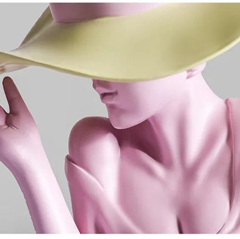 Vase Femme au Chapeau