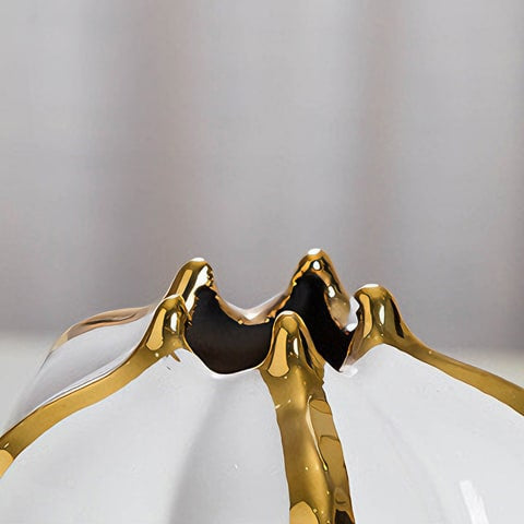 Vase Luxueux Blanc Brillant Orné de Doré