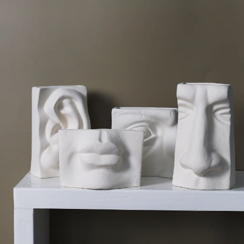 Vase Minimaliste Blanc Quatre Sens Éloquent
