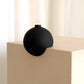 Vase Moderne Sphérique à Angle Droit Noir ou Blanc