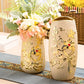 Vase Raffiné Givré Doré Motifs Cœurs et Papillons
