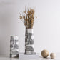 Vase Rectangulaire Lignes Noires sur Fond Blanc