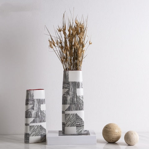 Vase Rectangulaire Lignes Noires sur Fond Blanc