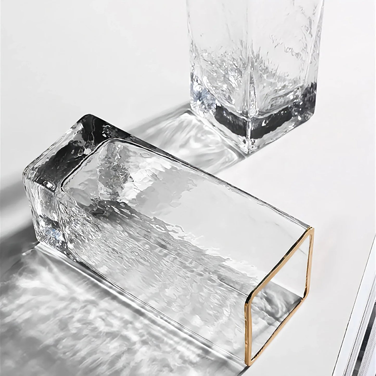 Vase Rectangulaire Opalisé Bordure Dorée