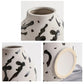 Vase Rond Blanc Motifs Décoratifs