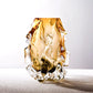 Vase Sophistiqué Ambre au Design Sculptural