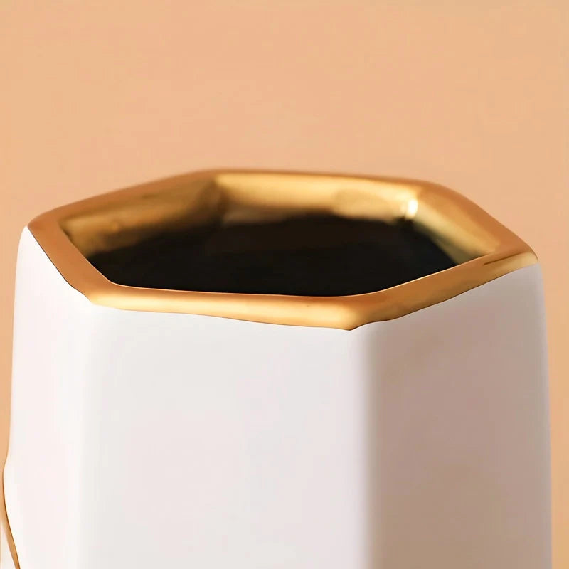 Vase Sophistiqué Polygone Blanc et Doré