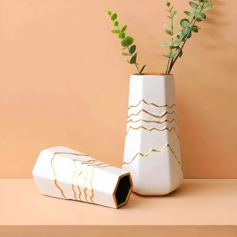 Vase Sophistiqué Polygone Blanc et Doré