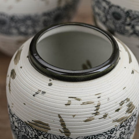 Vase Tacheté Décoration Florale