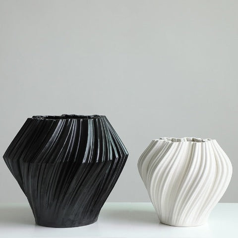 Vase Torsadé Black and White