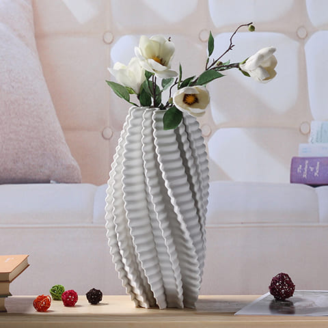 Vase Torsadé Effet 3D