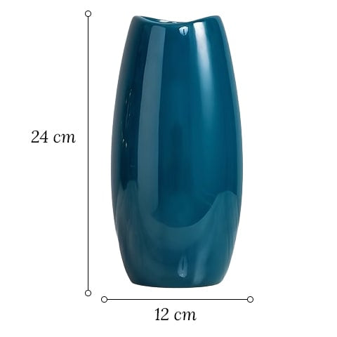 Vase Vert Foncé et Ses Ornements
